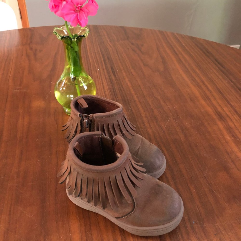 Carter's Kids' 🧸 Hena Bootie - moccasin w/ fringe